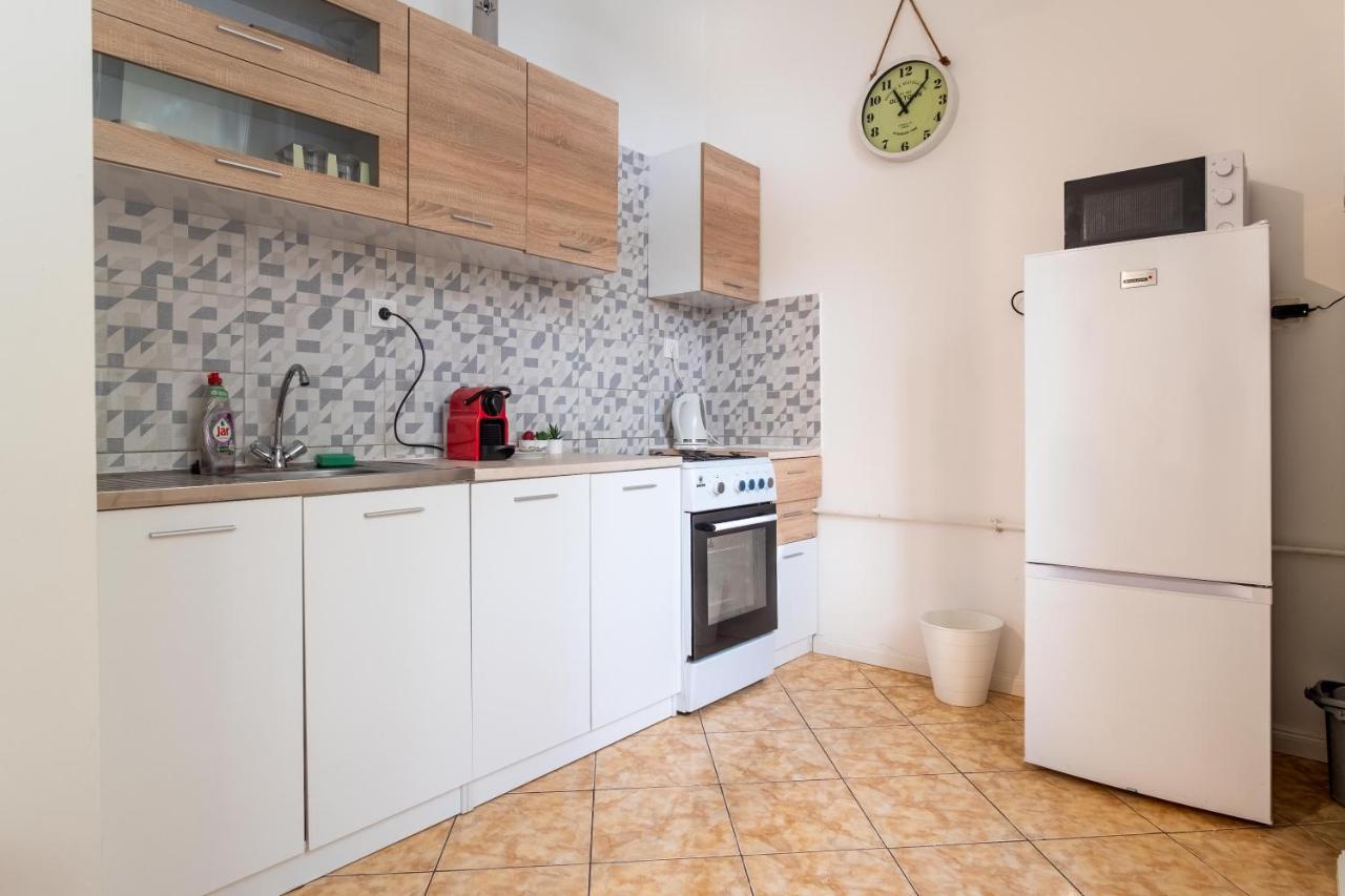 Апартаменты Very Central 1-Br Apt With Patio Будапешт Экстерьер фото